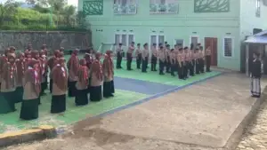 Apel Hari Santri 2025 di MTs Surau Qur’an Boarding School