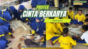 Santri baru MTs Surau Qur'an bekerjasama membuat kerajinan pipa pada Proyek Cinta Berkarya MATA MUDA